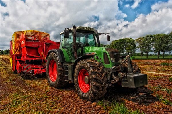 The meaning and symbol of tractor in dream