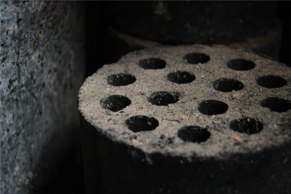 The meaning and symbol of Briquette in dream