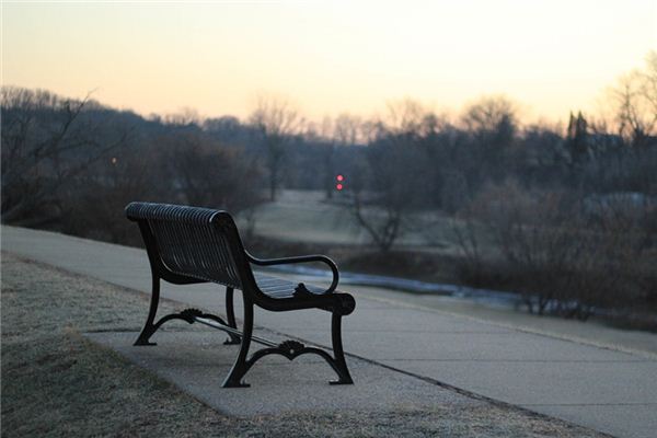 The meaning and symbol of Bench in dream
