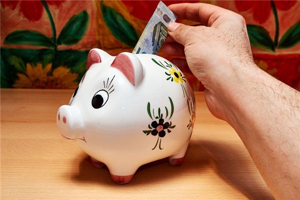 The meaning and symbol of piggy bank in dream