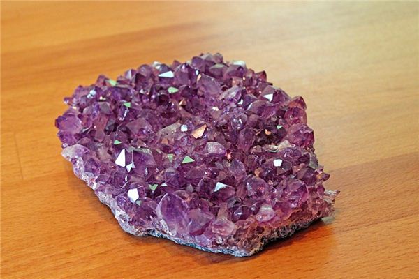 The meaning and symbol of amethyst in dream