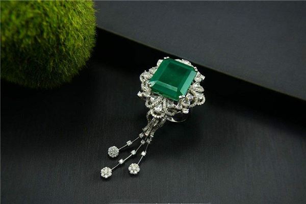 The meaning and symbol of Emerald Emerald in dream