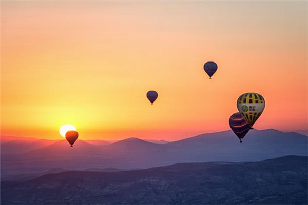 What is the meaning and symbol of flying to the sky in your dream?