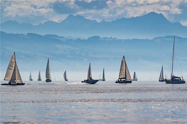 What does sailing mean and symbolize in dreams?
