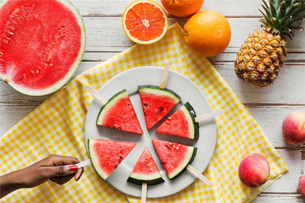 The meaning and symbol of eating watermelon in dreams