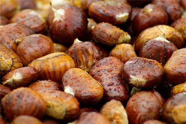 The meaning and symbol of eating chestnuts in dreams