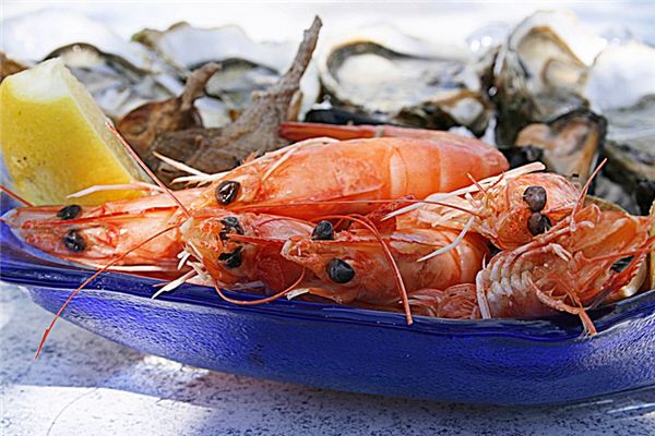 The meaning and symbol of eating seafood in dreams