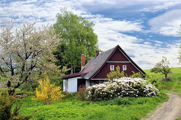 The meaning and symbol of finding a house in dreams