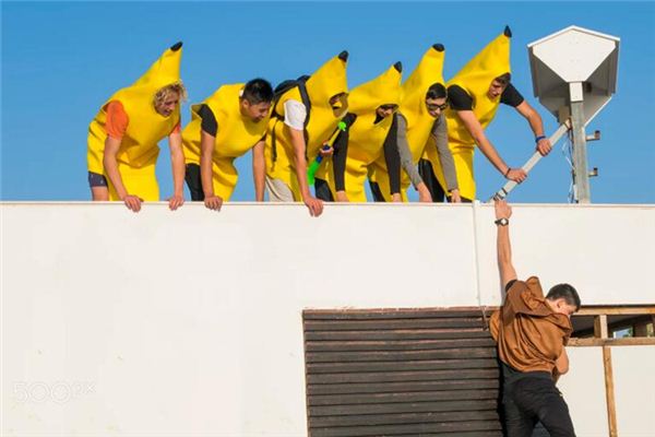 The meaning and symbol of committing suicide by jumping from a building in a dream