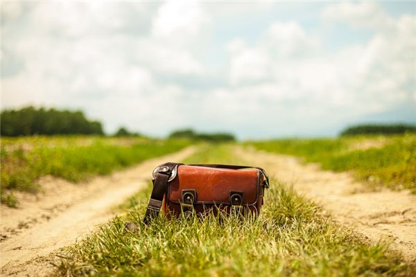 The meaning and symbol of lost wallet in dreams