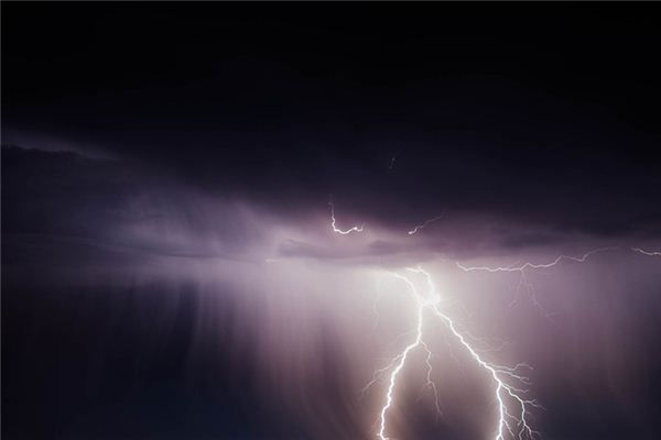 The meaning and symbol of being struck by lightning in a dream