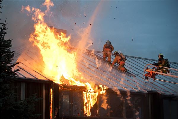 The meaning and symbol of the house burned in the dream