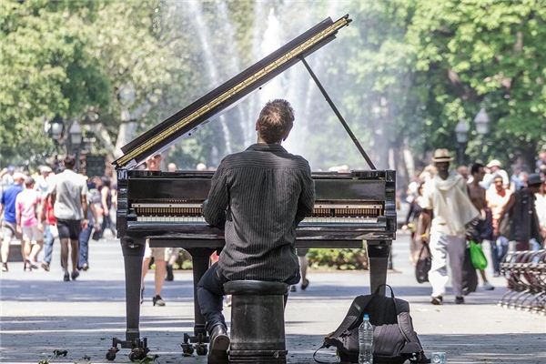 The meaning and symbol of listening to piano music in dreams