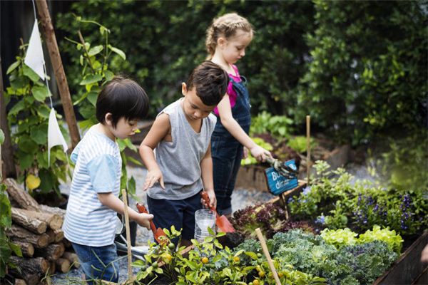 Dreaming about the meaning and symbol of returning to childhood