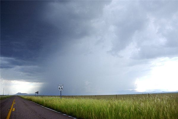 The meaning and symbol of the storm in the dream