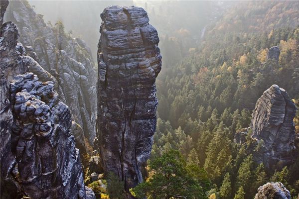 The meaning and symbol of rocks in dreams