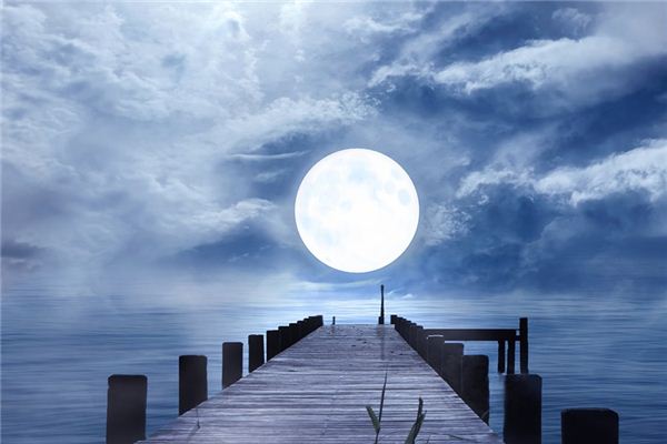 The meaning and symbol of the full moon rising in the dream