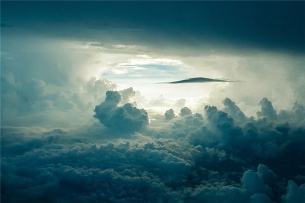 The meaning and symbol of the clouds in dreams