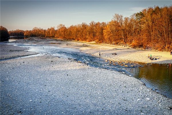 The meaning and symbol of river sandstone in dreams