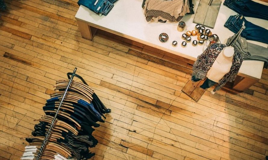 15 Symbolic Meanings of Dreaming of a Clothing Store