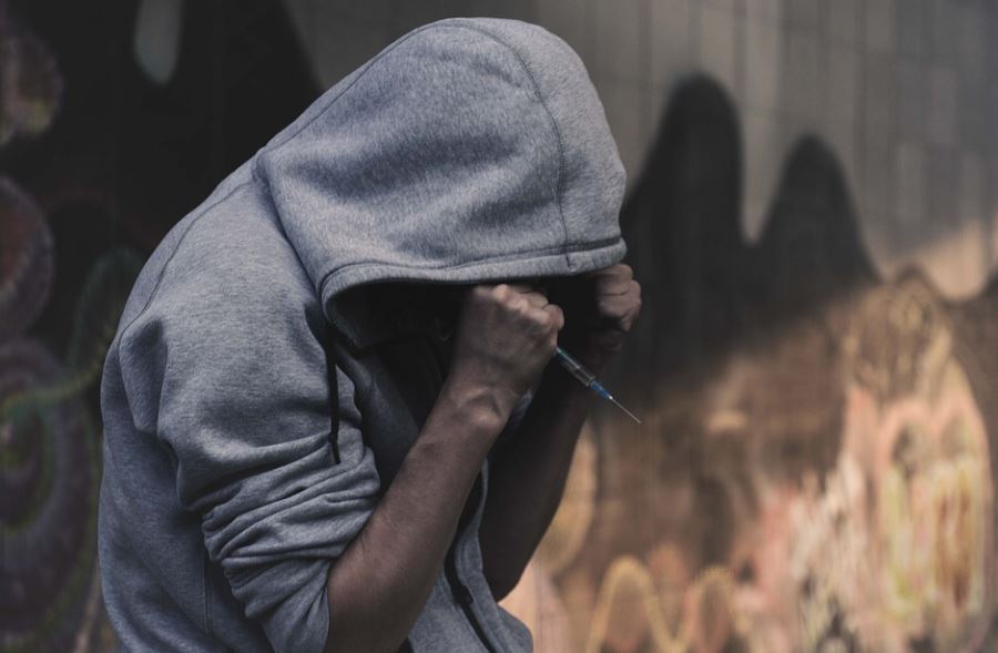 Dreaming of Drugs (15 Symbols and Meanings)