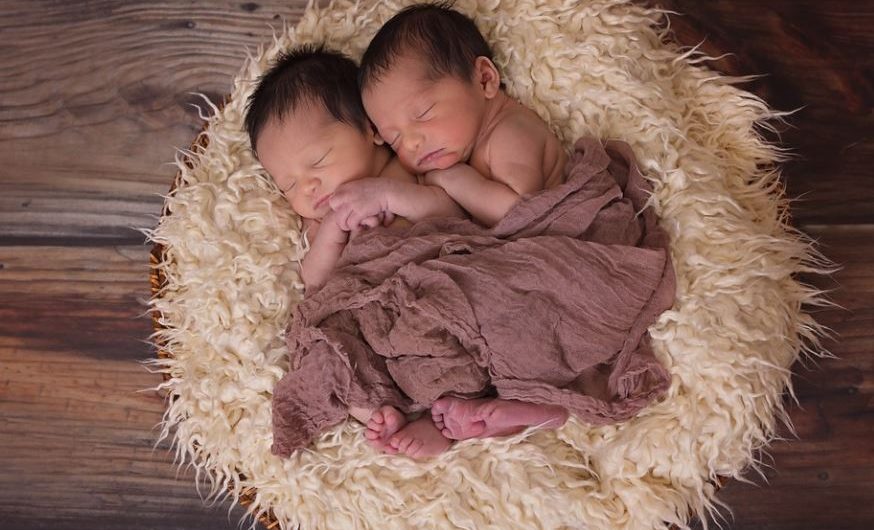 Dreaming of giving birth to twins (7 symbolic meanings)