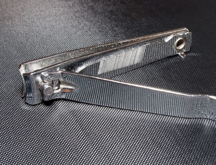 Dream about cutting nails (5 Symbols and Meanings)