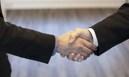 Dream about shaking hands : 20 Symbols and Meanings