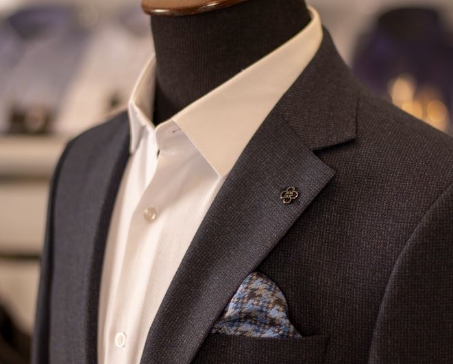 Dream about black suit : 7 Symbols and Meanings