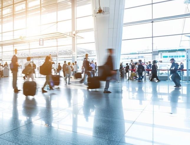 Dream about missing a flight : 16 Symbols and Meanings