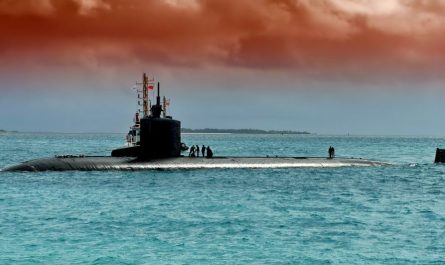 Dreaming of a Submarine : 9 Symbols and Meanings