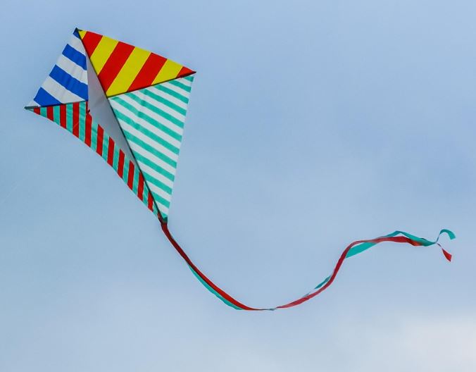 Dreaming of Kites : 8 Symbols and Meanings