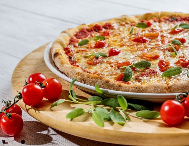 Dreaming of Pizza : 11 Symbols and Meanings