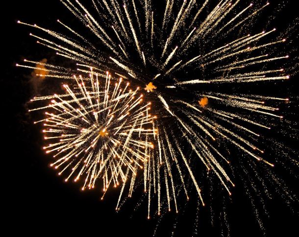 Dreaming of Fireworks : 8 Symbols and Meanings