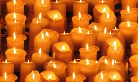 10 Symbolic Meanings of Dreaming About Candles