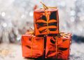 11 Symbolic Meanings of Dreams about Giving Gifts