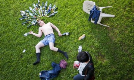 9 Symbolic Meanings of Dreaming of Fainting