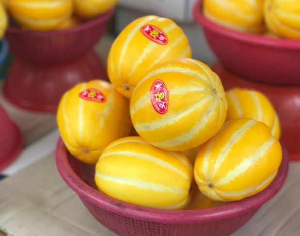 13 Symbolic Meanings of Dreaming of Melons