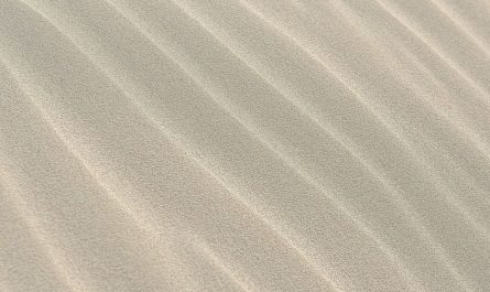35 Symbolic Meanings of Dreaming about Sand