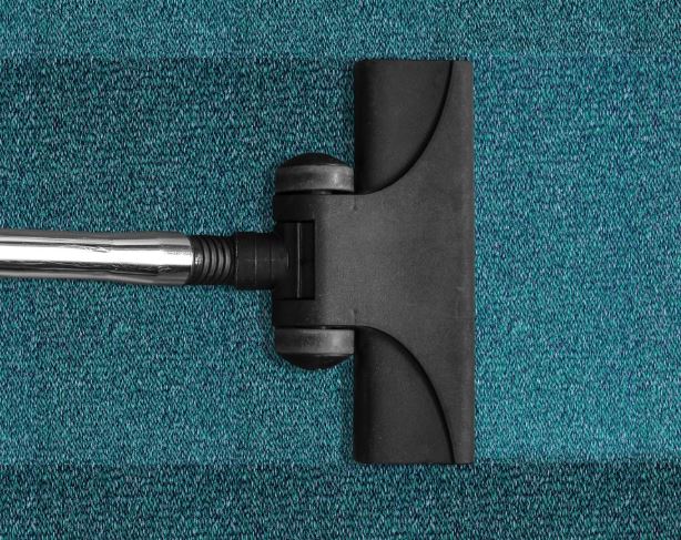 10 Symbolic Meanings of Dreaming About a Vacuum Cleaner