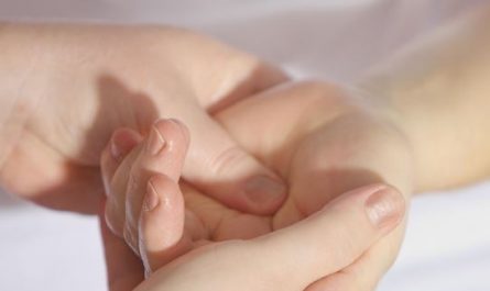 12 Symbolic Meanings of Dreaming of a Severed Hand
