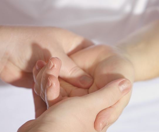 12 Symbolic Meanings of Dreaming of a Severed Hand