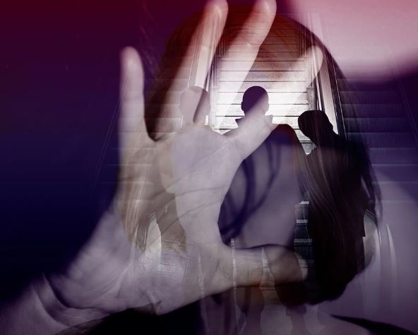 7 Symbolic Meanings of Dreams About Being Stalked