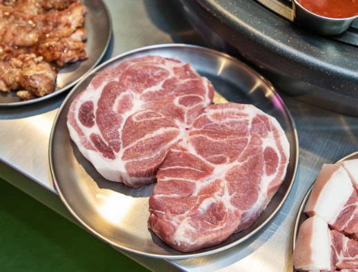 10 Symbolic Meanings of Dreaming About Pork