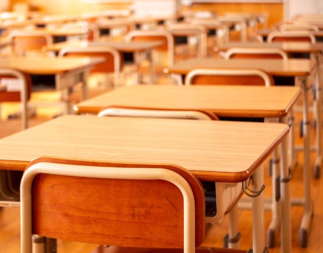 11 Symbolic Meanings of Dreaming About Studying