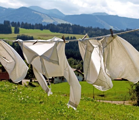 7 Symbolic Meanings of Dreaming About Not Wearing Pants