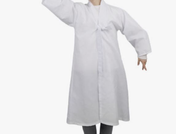 8 Symbolic Meanings of Dreaming of a White Dress